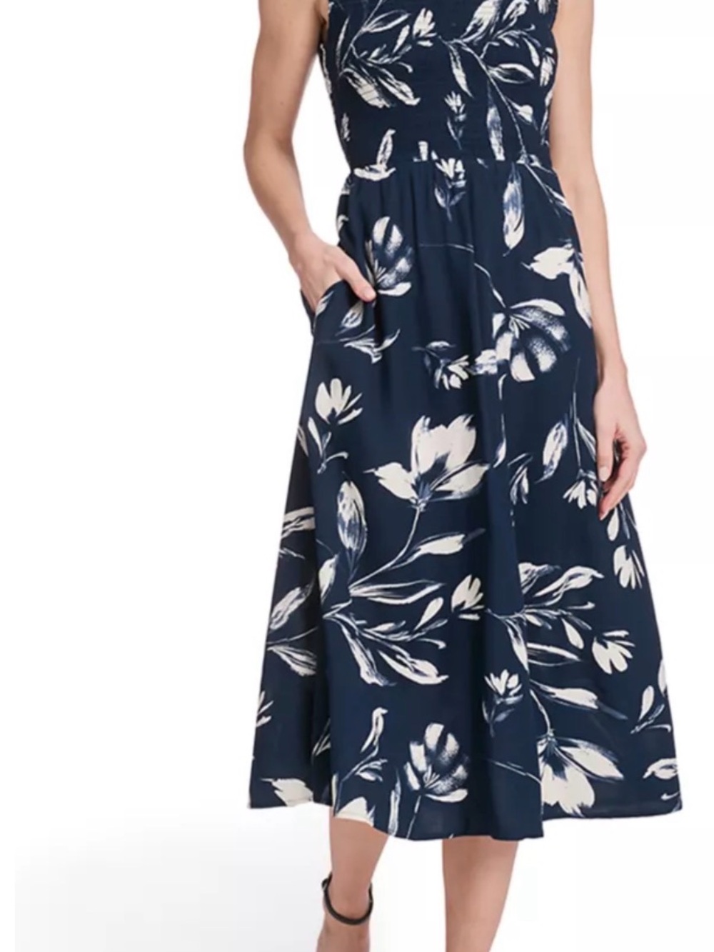 Calvin Klein Smocked Sleeveless Navy & Cream Floral Midi Dress in Size 2.